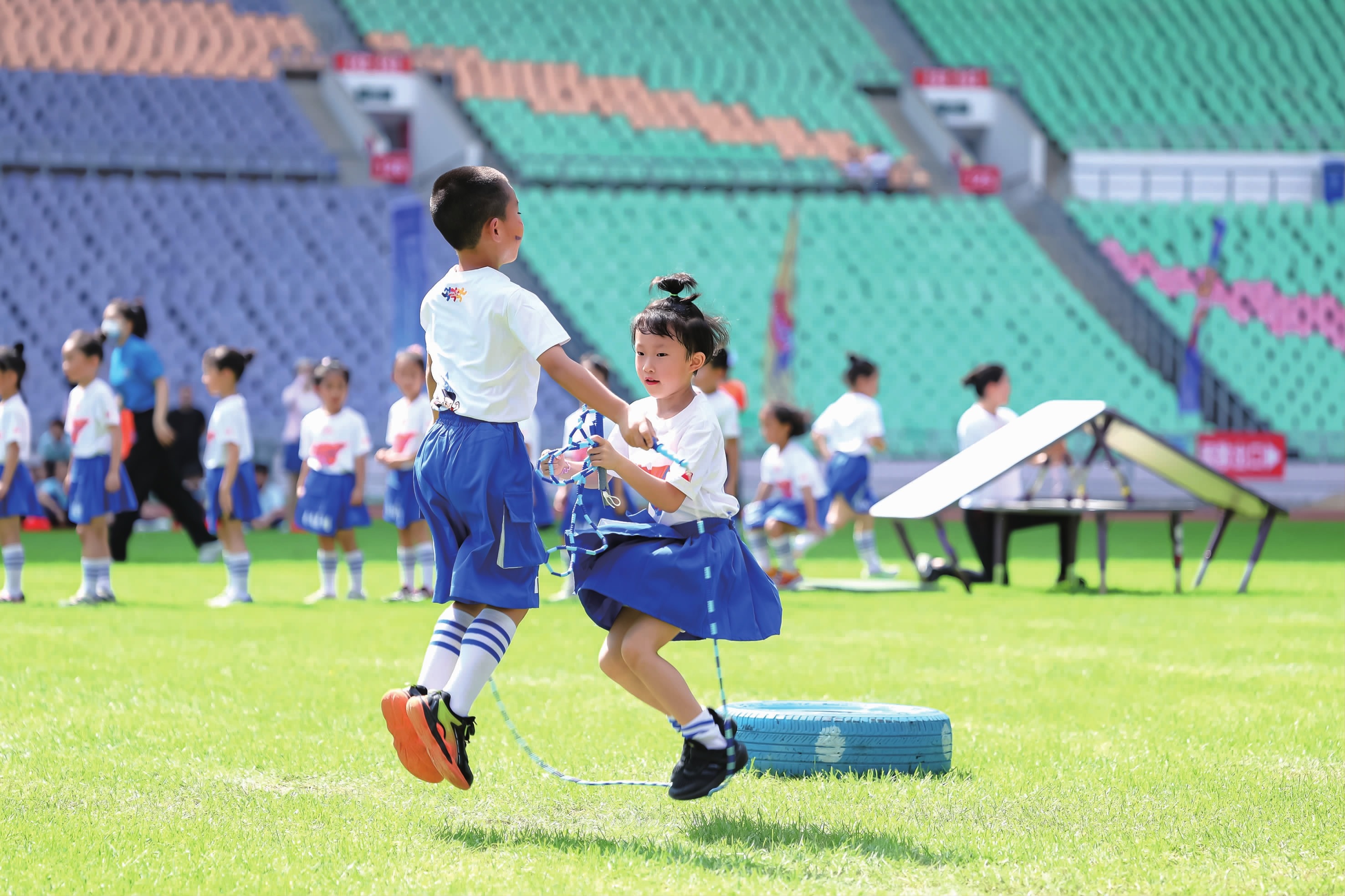 小高的“粪坑”还是回来了！《艾尔登法环：黑夜君临》新DLC将实装毒沼地形